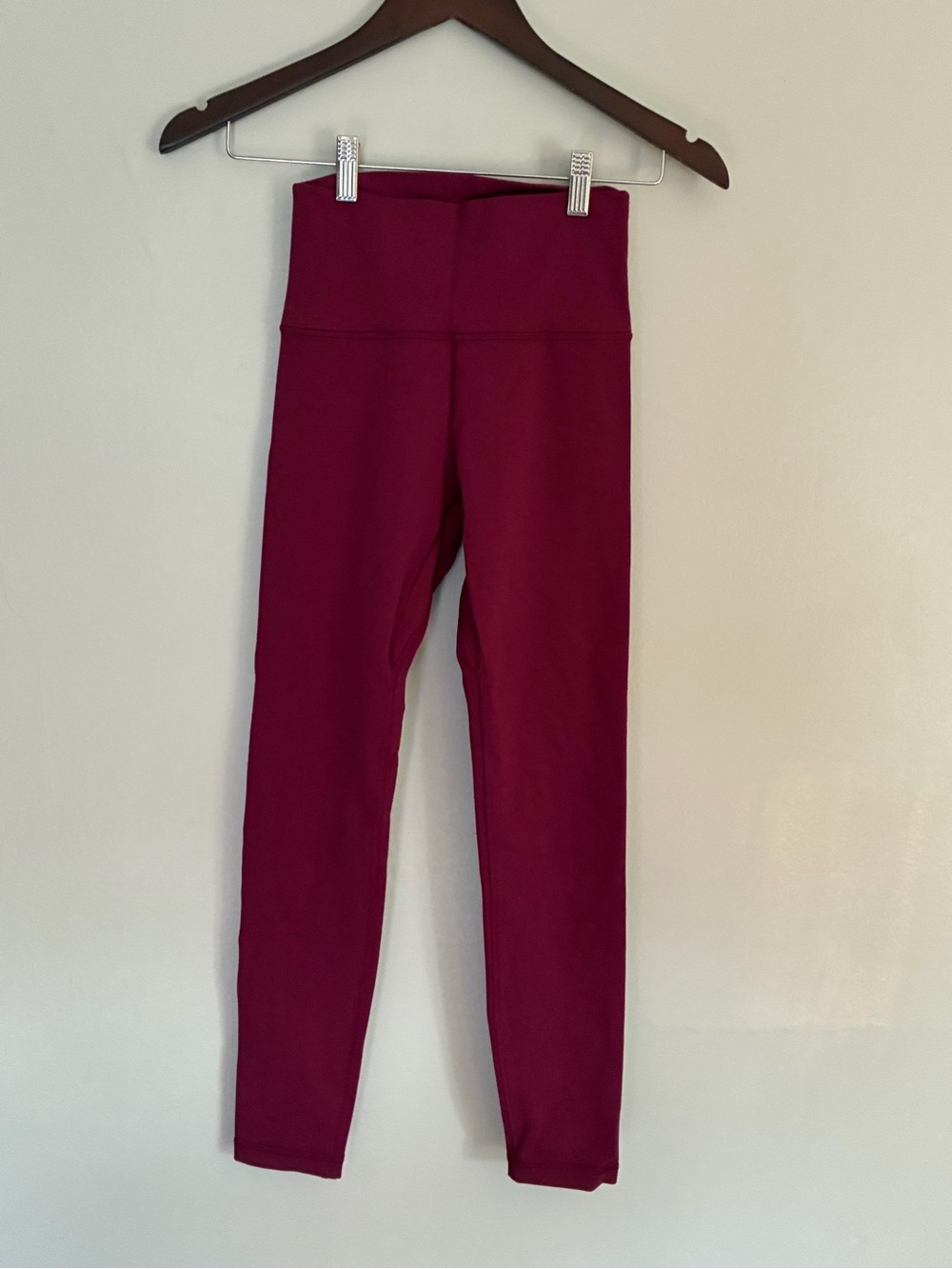 Aritzia golden womens 4 High-Waist Leggings plum color